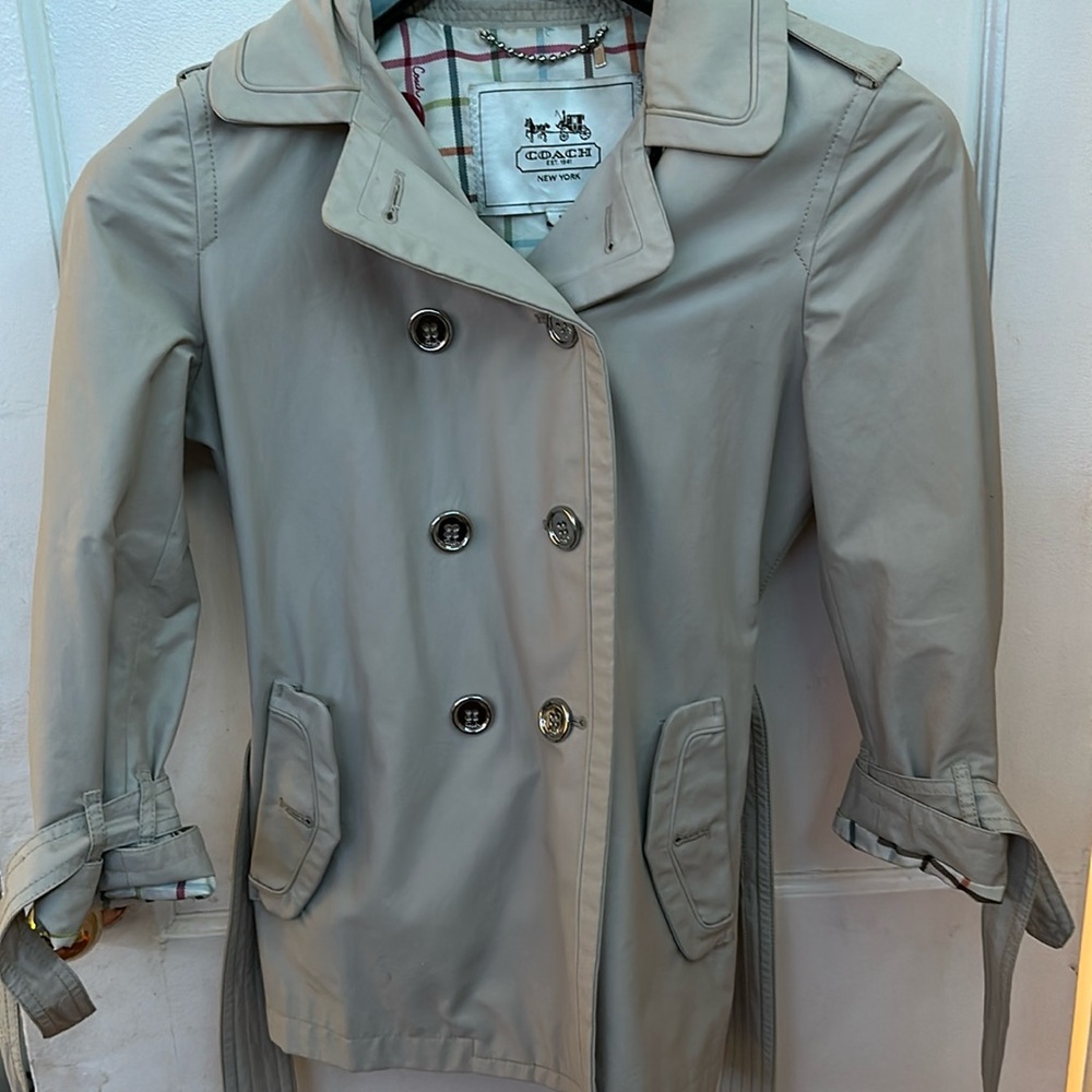 Authentic coach trench coat! 🧥